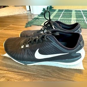 NIKE Flex Supreme TR4 Training Running Shoe's Women's 9 Black / White